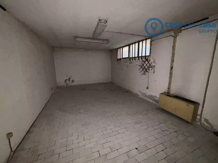 Immagine 9 di Negozio in vendita  a Rovigo