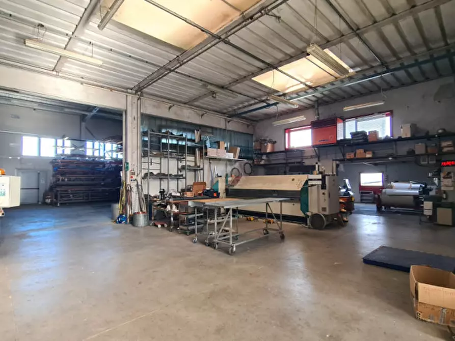 Immagine 6 di Capannone industriale in vendita  a Castello Di Godego
