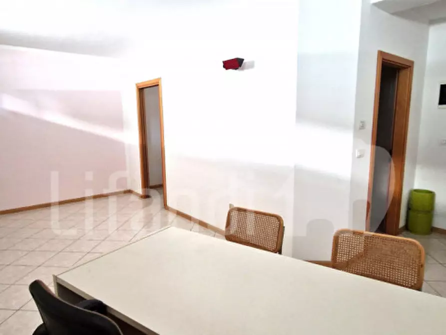 Immagine 2 di Ufficio in vendita  in Via Dolomiti - Dolomitenstraße a Bolzano