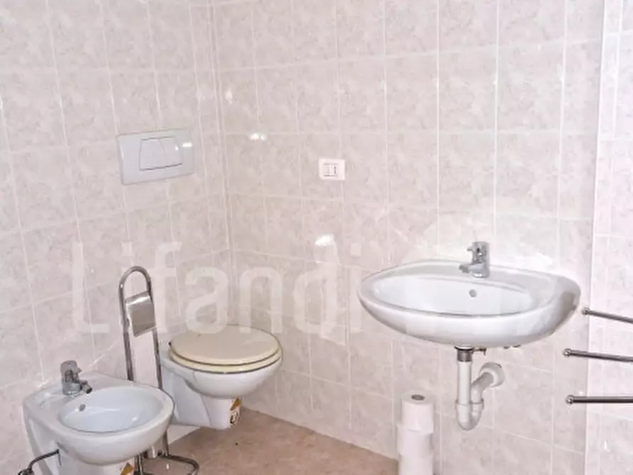 Immagine 7 di Ufficio in vendita  in Via Dolomiti - Dolomitenstraße a Bolzano