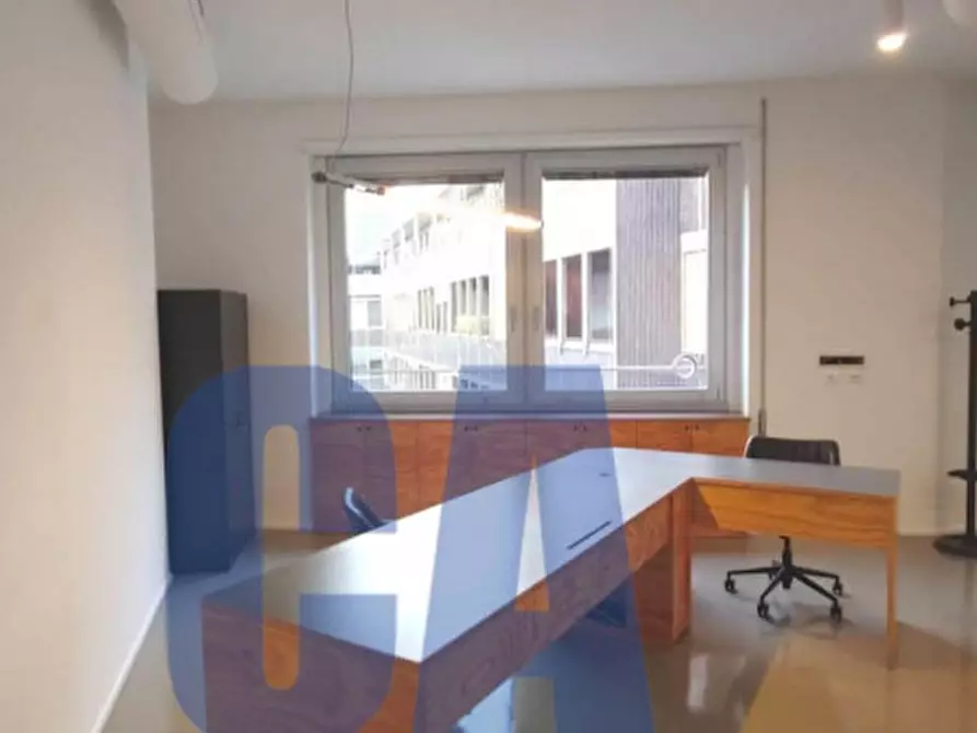 Immagine 2 di Ufficio in affitto  in PIAZZA DUCA D'AOSTA a Milano