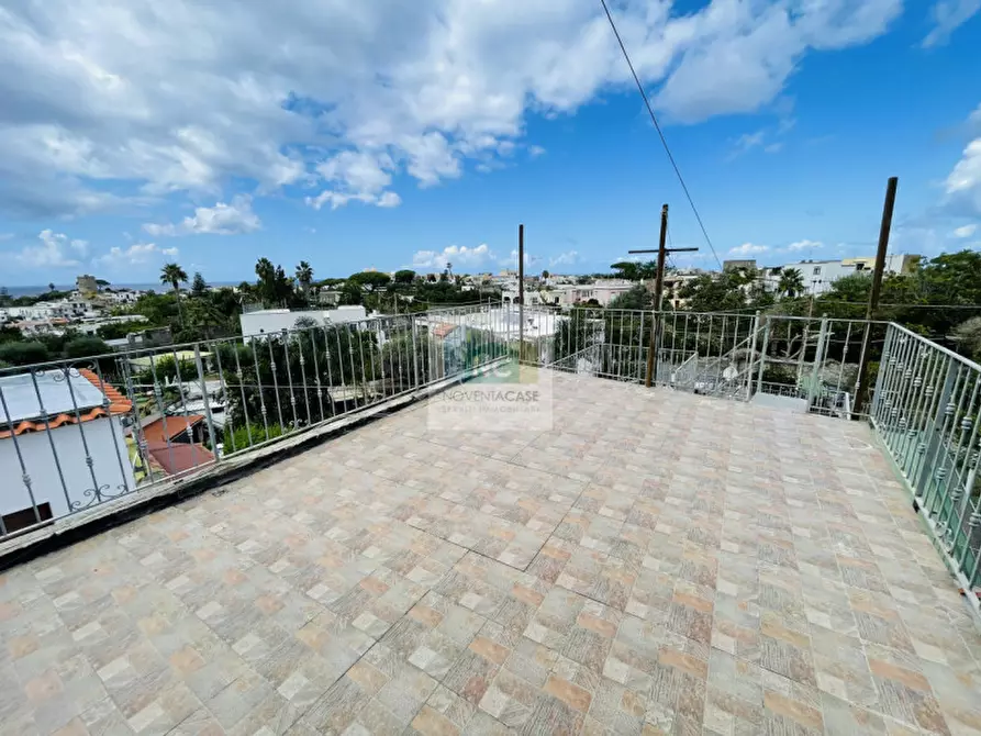 Immagine 19 di Appartamento in vendita  in Via Gaetano Morgera 160 a Forio