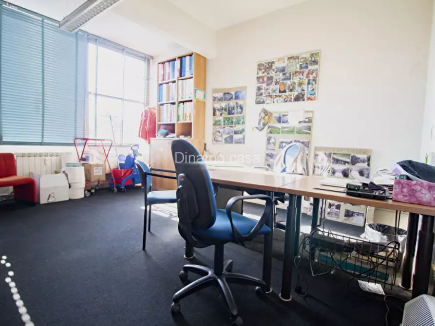 Immagine 2 di Ufficio in vendita  a Prato