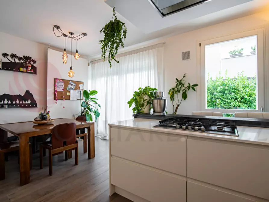 Immagine 1 di Casa trifamiliare in vendita  in Via Giuseppe Ungaretti a Albignasego