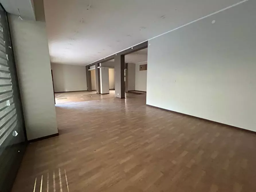 Immagine 5 di Negozio in affitto  in via generale arimondi a Palermo