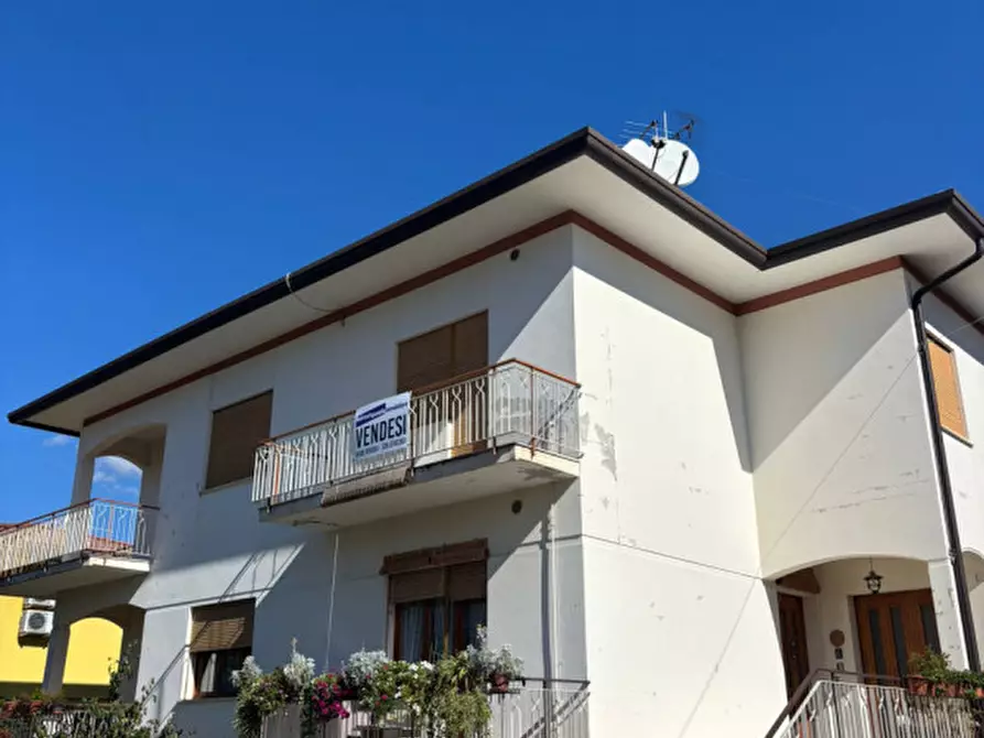 Immagine 1 di Casa indipendente in vendita  in 26 a Vittorio Veneto