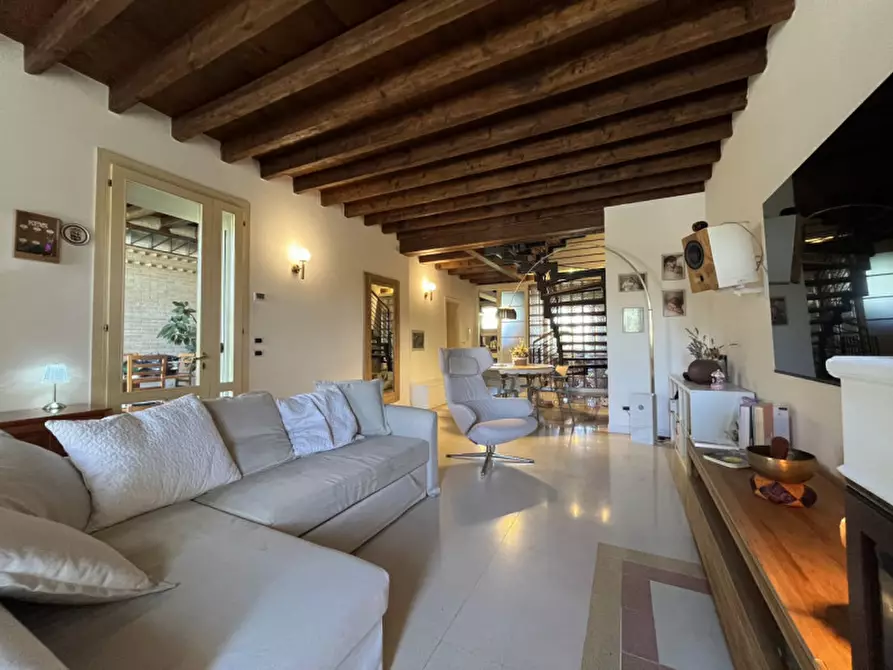 Immagine 2 di Casa quadrifamiliare in vendita  a Selvazzano Dentro