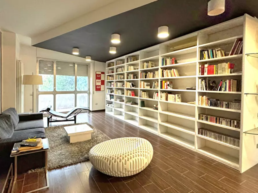 Immagine 2 di Appartamento in vendita  in Lungofiume dei Poeti a Pescara