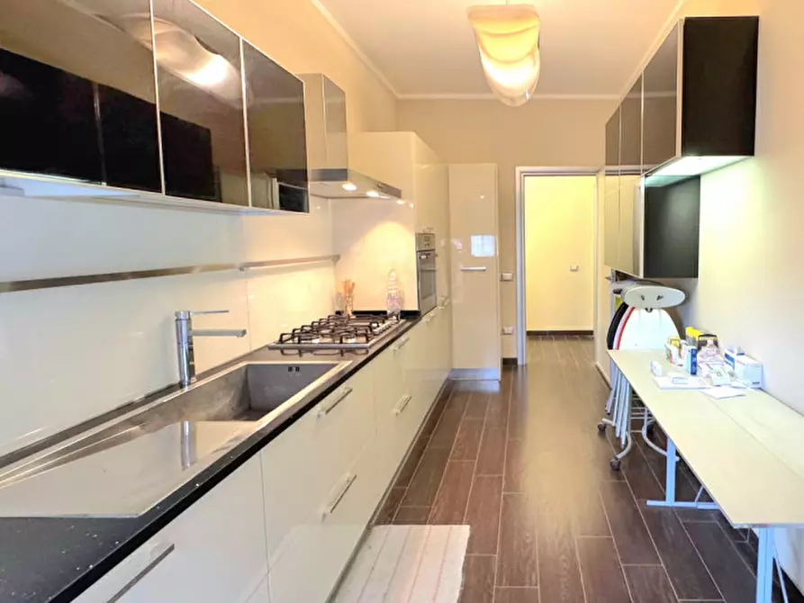 Immagine 3 di Appartamento in vendita  in Lungofiume dei Poeti a Pescara