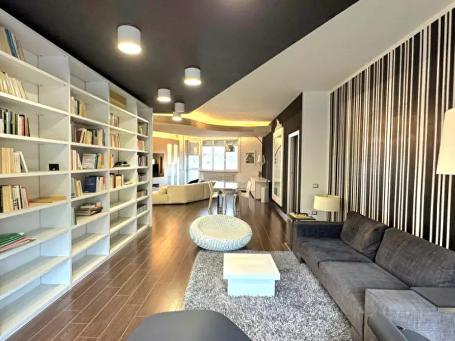 Immagine 6 di Appartamento in vendita  in Lungofiume dei Poeti a Pescara