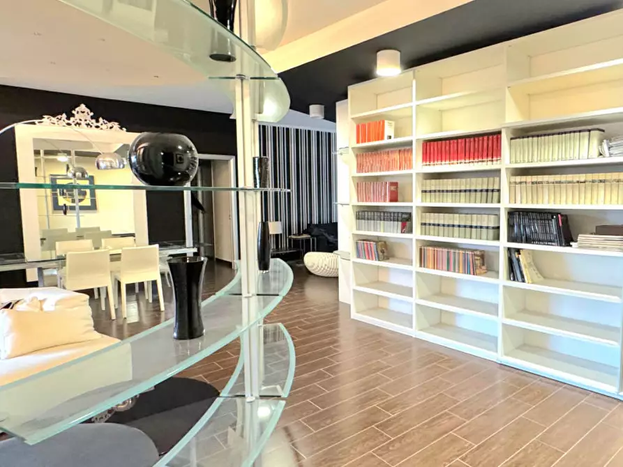 Immagine 9 di Appartamento in vendita  in Lungofiume dei Poeti a Pescara