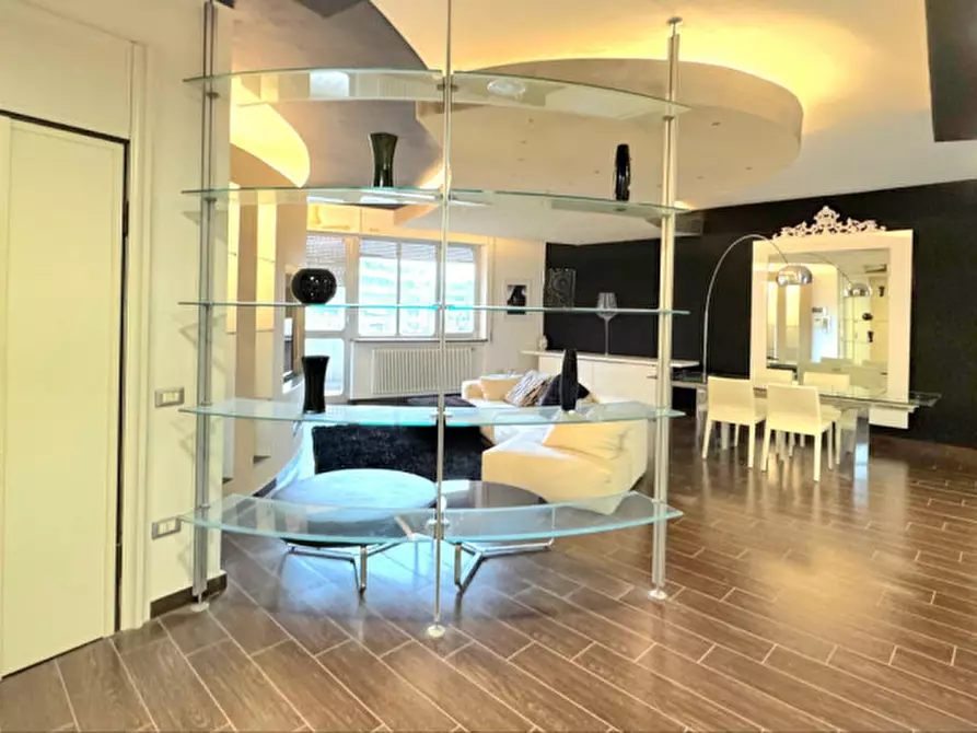 Immagine 10 di Appartamento in vendita  in Lungofiume dei Poeti a Pescara