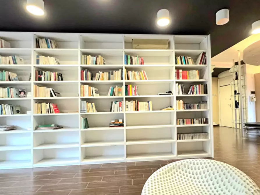 Immagine 12 di Appartamento in vendita  in Lungofiume dei Poeti a Pescara