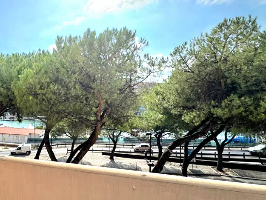 Immagine 23 di Appartamento in vendita  in Lungofiume dei Poeti a Pescara