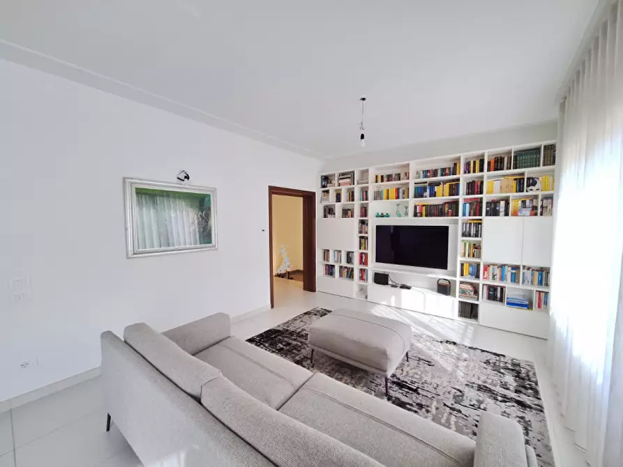 Immagine 8 di Appartamento in vendita  in Via Guido Cavaglieri a Rovigo