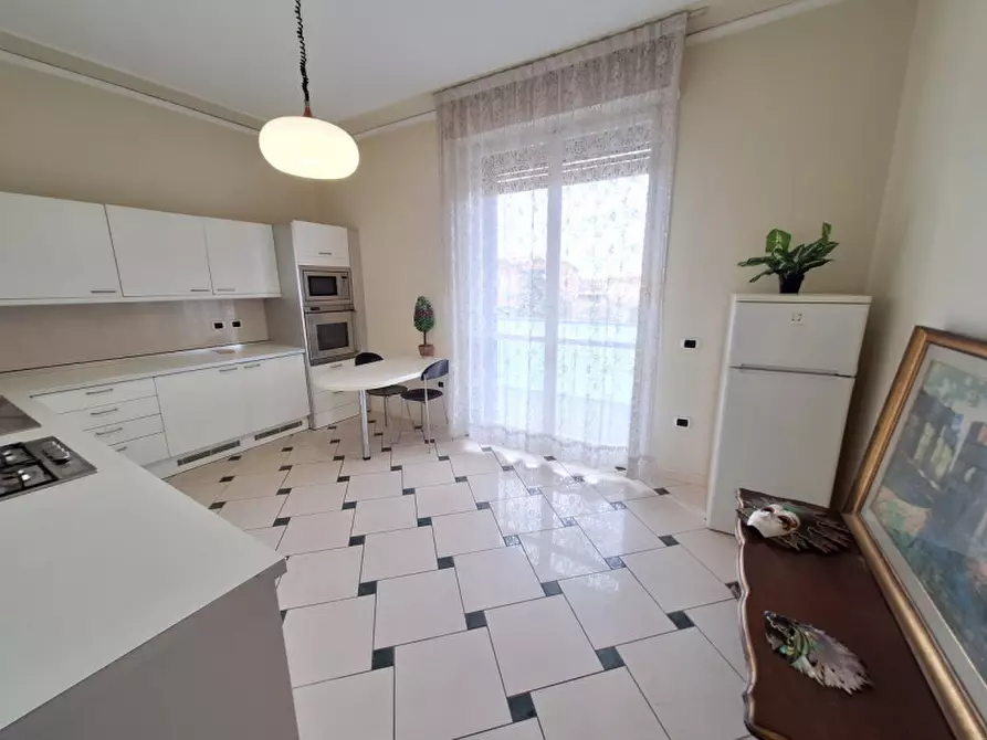 Immagine 3 di Appartamento in vendita  in via Pietro Giardini 207 a Modena