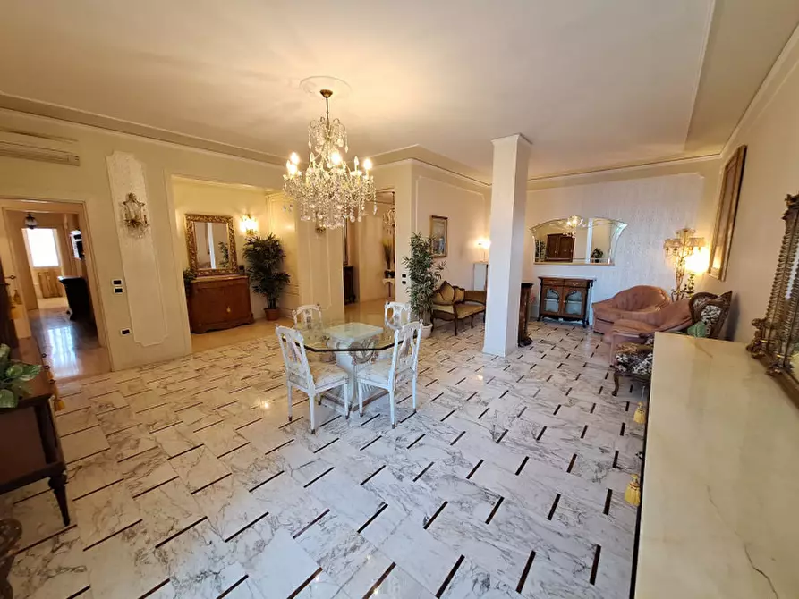 Immagine 4 di Appartamento in vendita  in via Pietro Giardini 207 a Modena