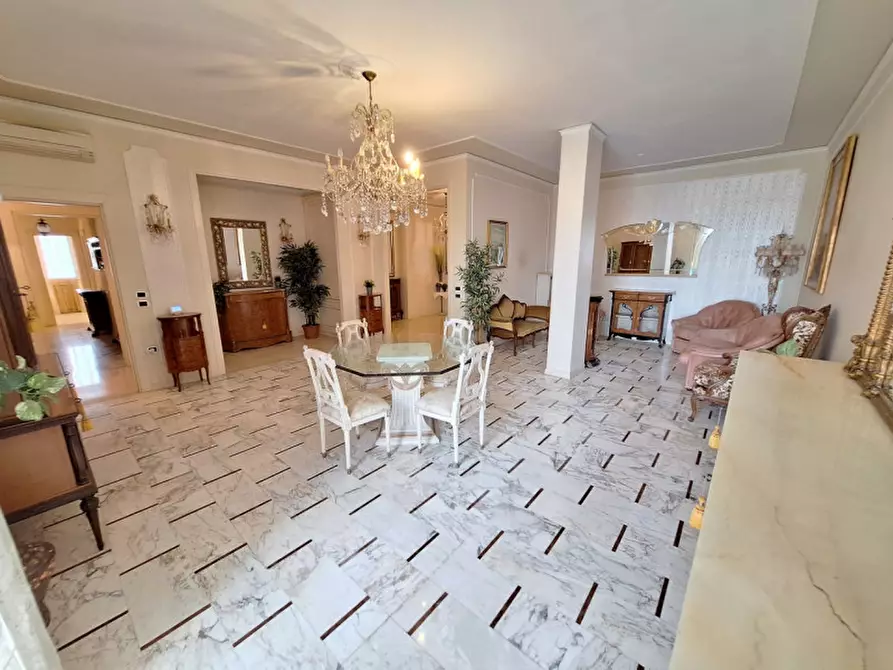 Immagine 7 di Appartamento in vendita  in via Pietro Giardini 207 a Modena