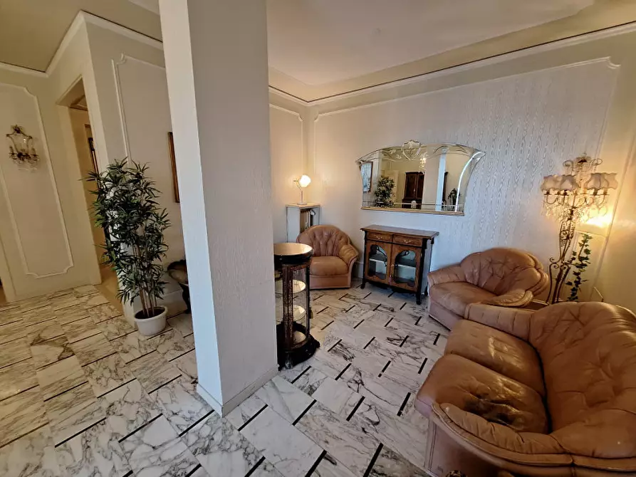 Immagine 8 di Appartamento in vendita  in via Pietro Giardini 207 a Modena