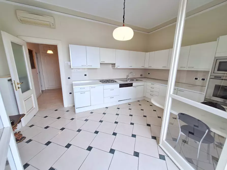 Immagine 14 di Appartamento in vendita  in via Pietro Giardini 207 a Modena