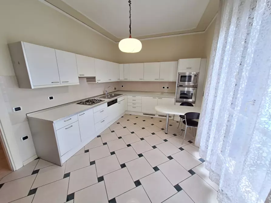 Immagine 15 di Appartamento in vendita  in via Pietro Giardini 207 a Modena