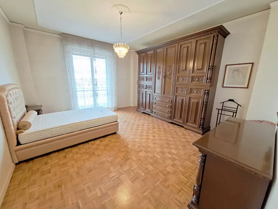 Immagine 19 di Appartamento in vendita  in via Pietro Giardini 207 a Modena