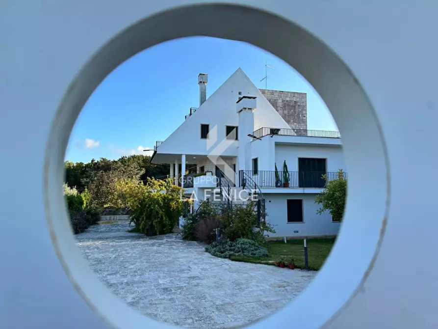 Immagine 1 di Villa in vendita  in Via Massafra 1 a Martina Franca