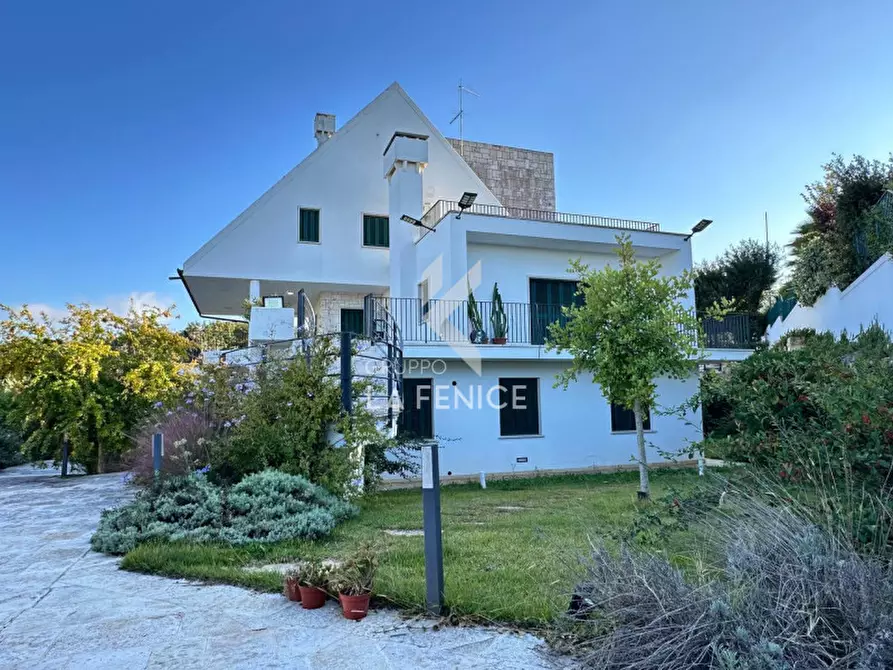 Immagine 2 di Villa in vendita  in Via Massafra 1 a Martina Franca