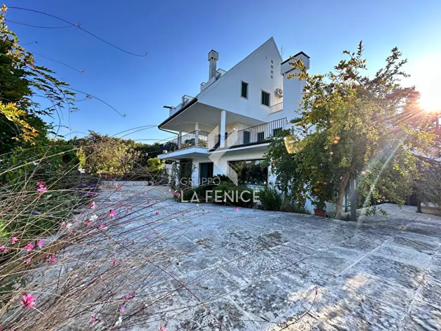 Immagine 4 di Villa in vendita  in Via Massafra 1 a Martina Franca
