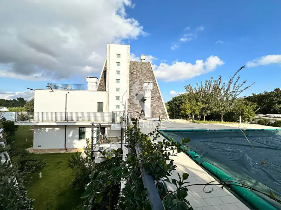 Immagine 9 di Villa in vendita  in Via Massafra 1 a Martina Franca