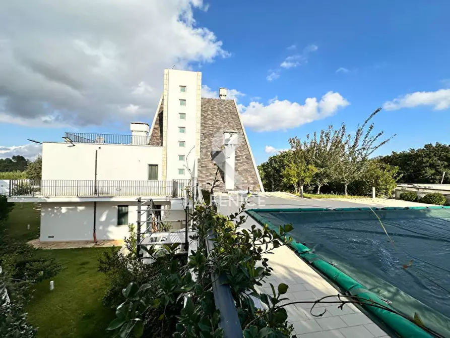 Immagine 10 di Villa in vendita  in Via Massafra 1 a Martina Franca