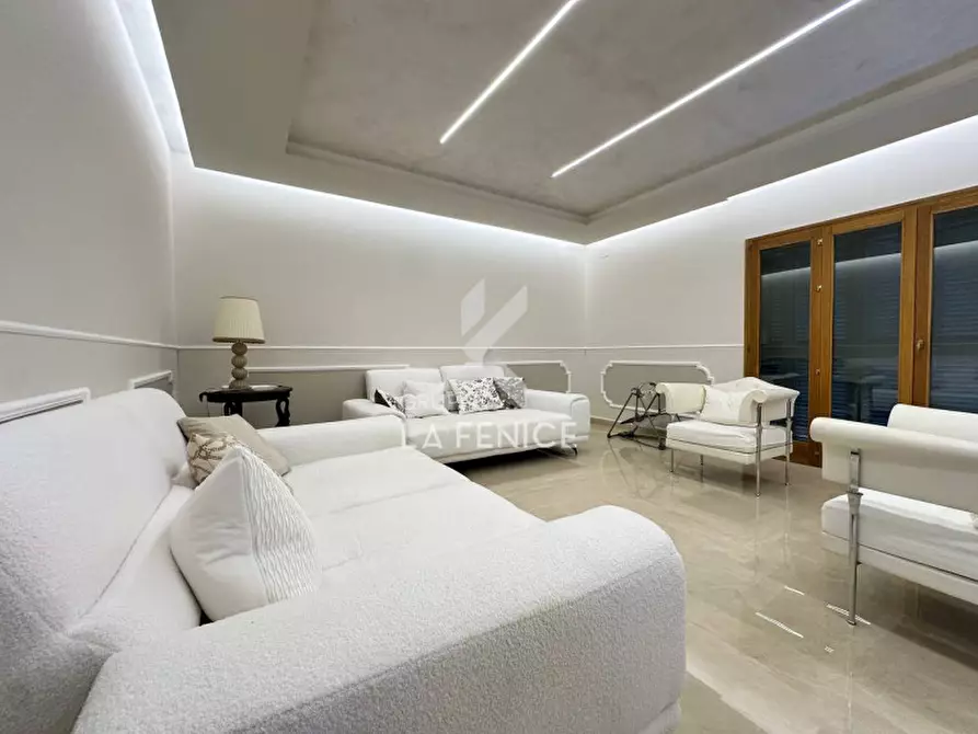 Immagine 26 di Villa in vendita  in Via Massafra 1 a Martina Franca