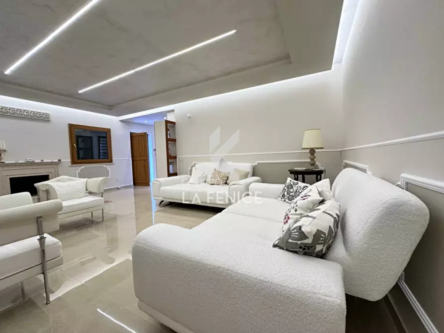 Immagine 27 di Villa in vendita  in Via Massafra 1 a Martina Franca