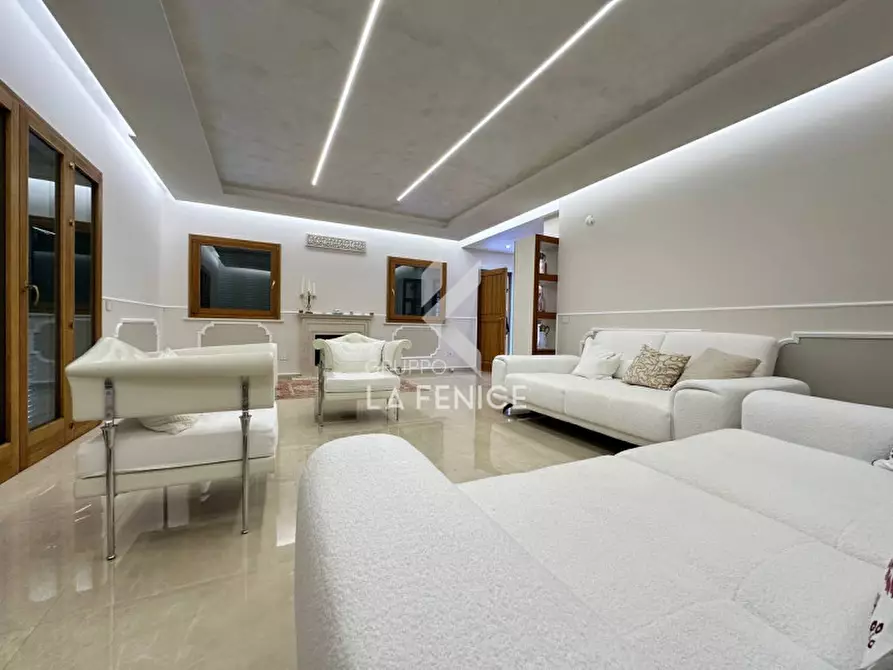 Immagine 29 di Villa in vendita  in Via Massafra 1 a Martina Franca