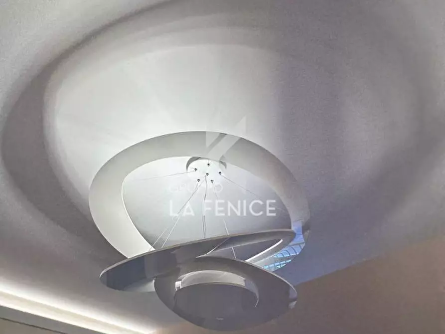 Immagine 42 di Villa in vendita  in Via Massafra 1 a Martina Franca