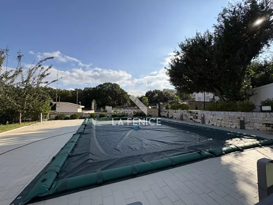 Immagine 94 di Villa in vendita  in Via Massafra 1 a Martina Franca