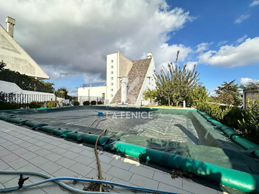 Immagine 95 di Villa in vendita  in Via Massafra 1 a Martina Franca