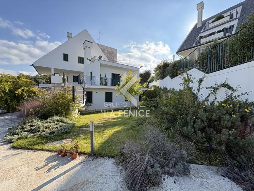 Immagine 117 di Villa in vendita  in Via Massafra 1 a Martina Franca