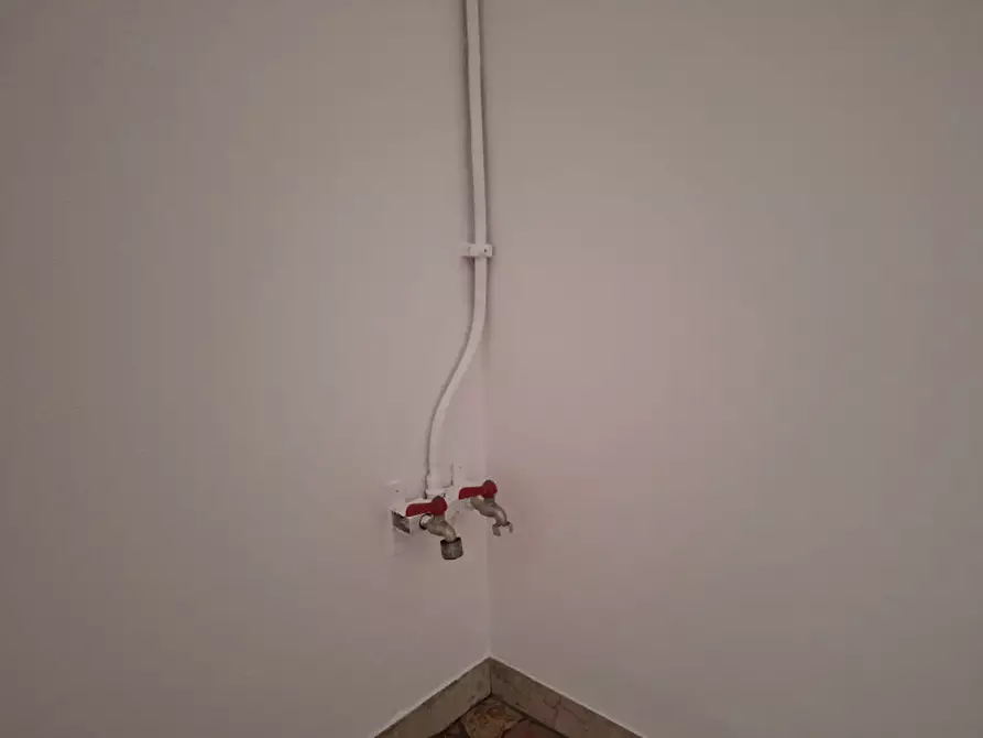 Immagine 10 di Negozio in affitto  in via Giovanni a Prato a Trento