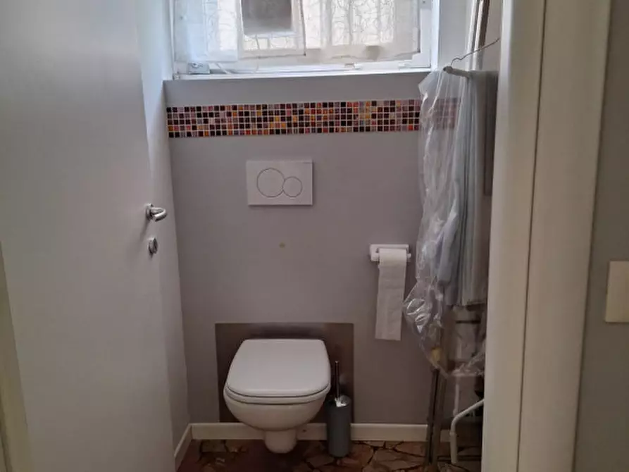 Immagine 11 di Negozio in affitto  in via Giovanni a Prato a Trento