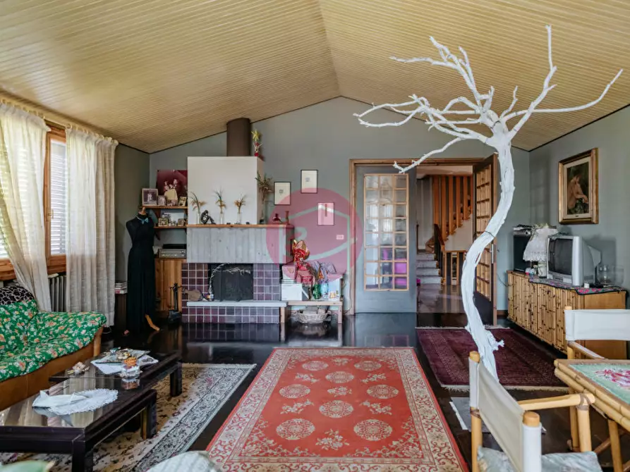 Immagine 11 di Villa in vendita  a Rimini