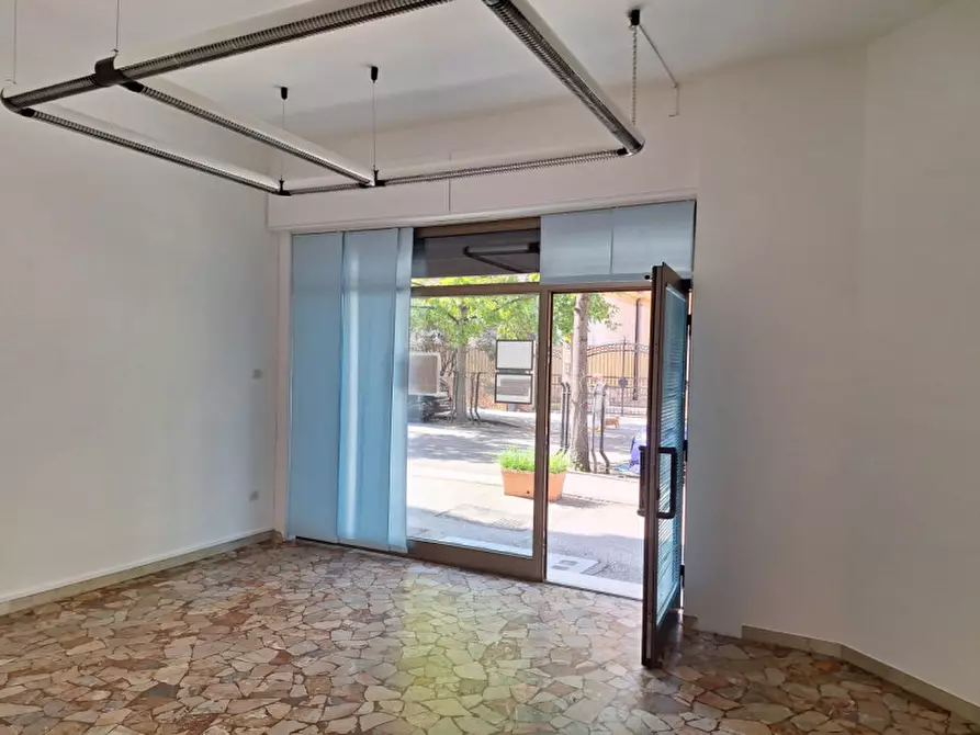 Immagine 3 di Negozio in vendita  in via Giovanni a Prato a Trento