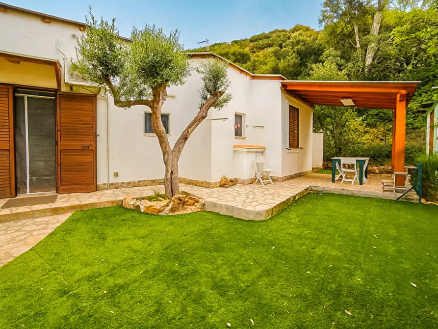 Immagine 1 di Casa bifamiliare in vendita  in Villasimius Viale dei Carrubi a Cagliari