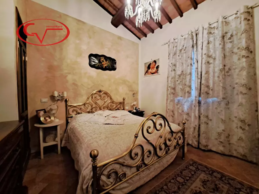 Immagine 18 di Villa in vendita  in Via Montecarlo a San Giovanni Valdarno