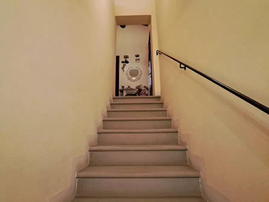 Immagine 21 di Villa in vendita  in Via Montecarlo a San Giovanni Valdarno