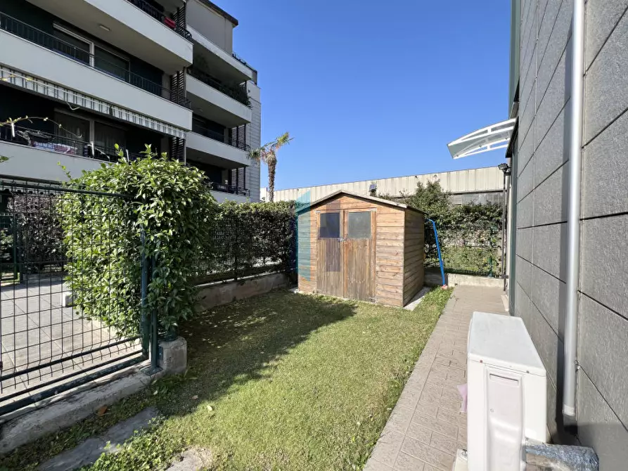 Immagine 10 di Appartamento in vendita  in Via Volturno a Brescia