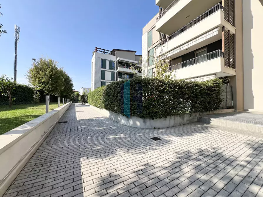 Immagine 25 di Appartamento in vendita  in Via Volturno a Brescia