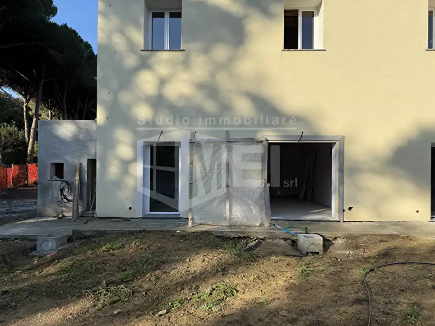 Immagine 13 di Appartamento in vendita  in VIA FONTE DELLA PUZZOLENTE a Livorno