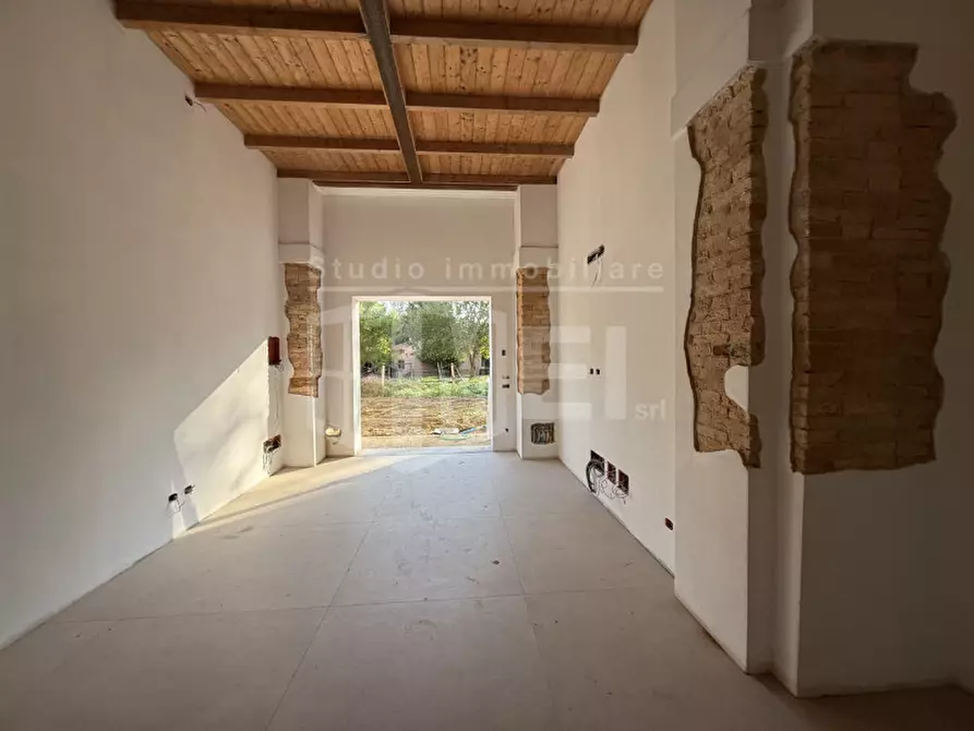 Immagine 9 di Appartamento in vendita  in VIA FONTE DELLA PUZZOLENTE a Livorno