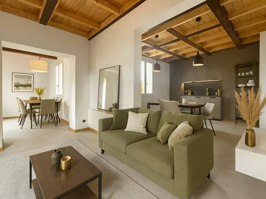 Immagine 8 di Appartamento in vendita  in VIA FONTE DELLA PUZZOLENTE a Livorno